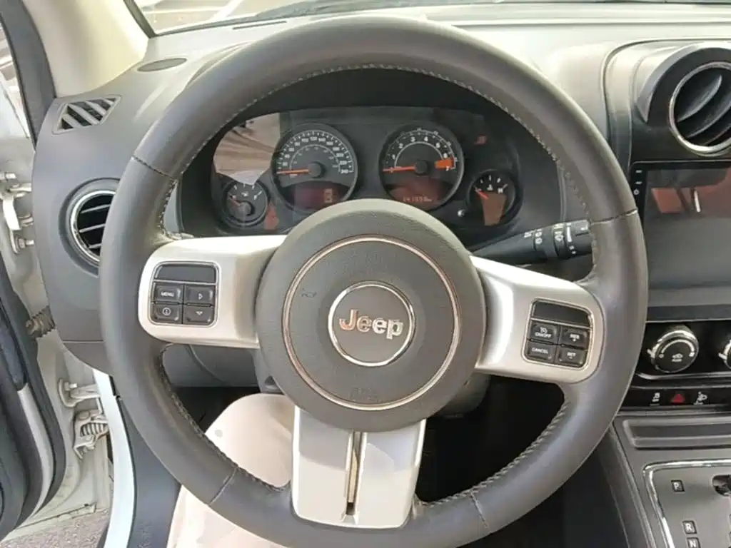 Jeep Compass (Import) — миниатюра 11