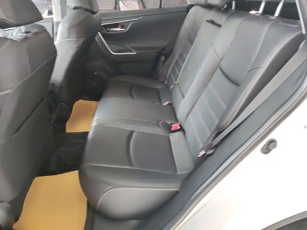 Toyota RAV4 — миниатюра 17