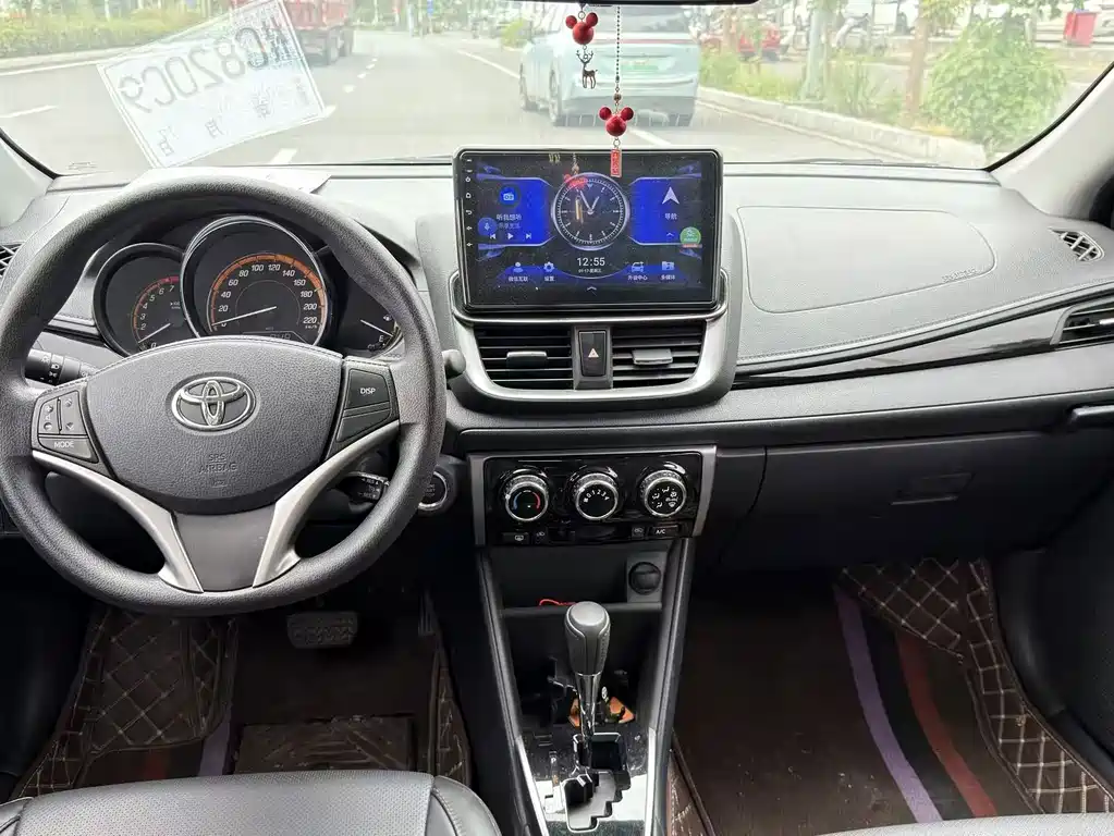 Toyota Yaris L — миниатюра 8