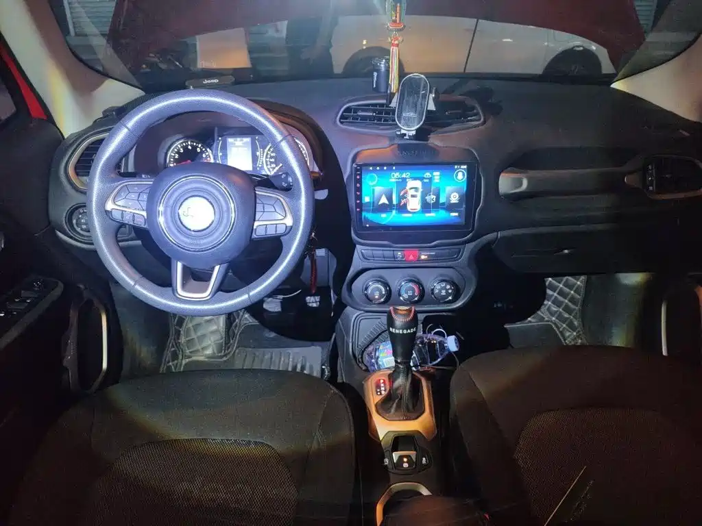 Jeep Renegade — миниатюра 5
