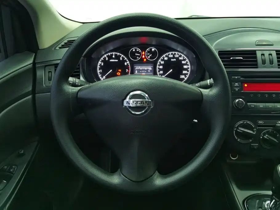 Nissan Tiida — миниатюра 15