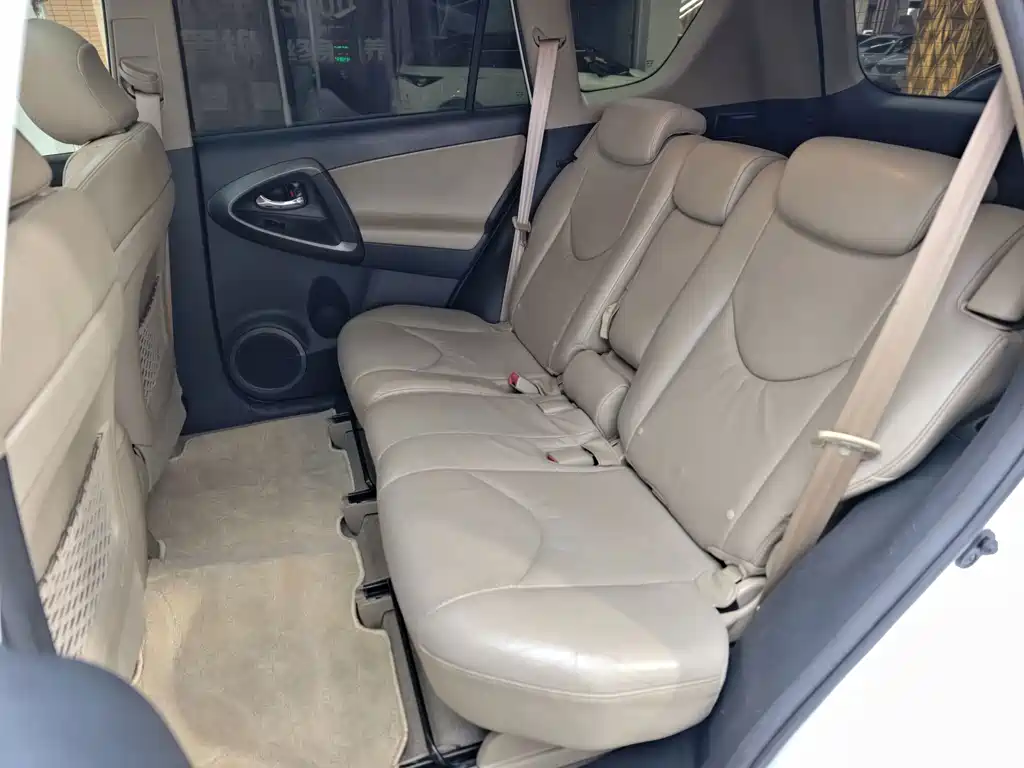 Toyota RAV4 — миниатюра 34