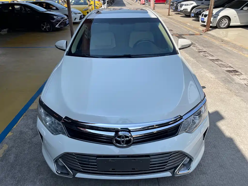 TOYOTA CAMRY