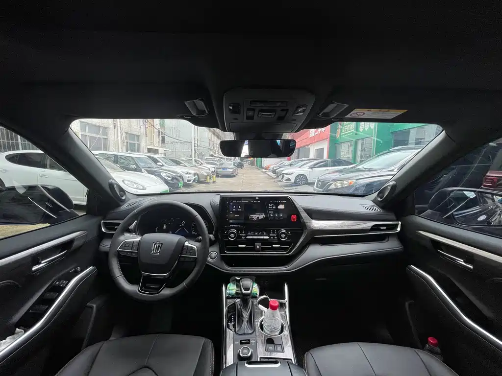 Toyota Crown Kluger — миниатюра 3
