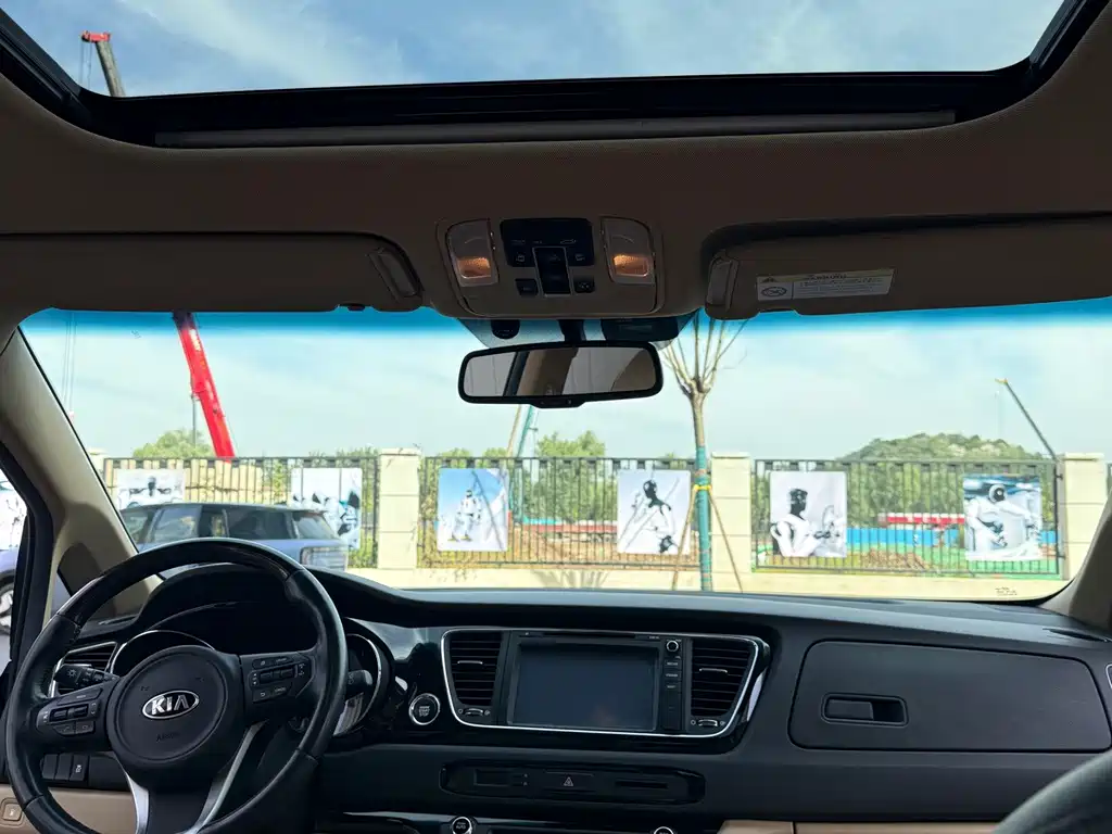 Kia Carnival — миниатюра 9