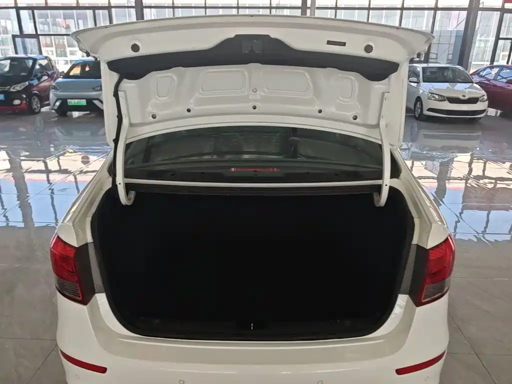 Kia K2 — миниатюра 19