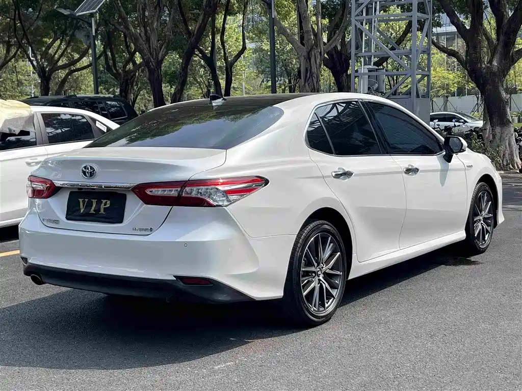 Toyota Camry — миниатюра 7