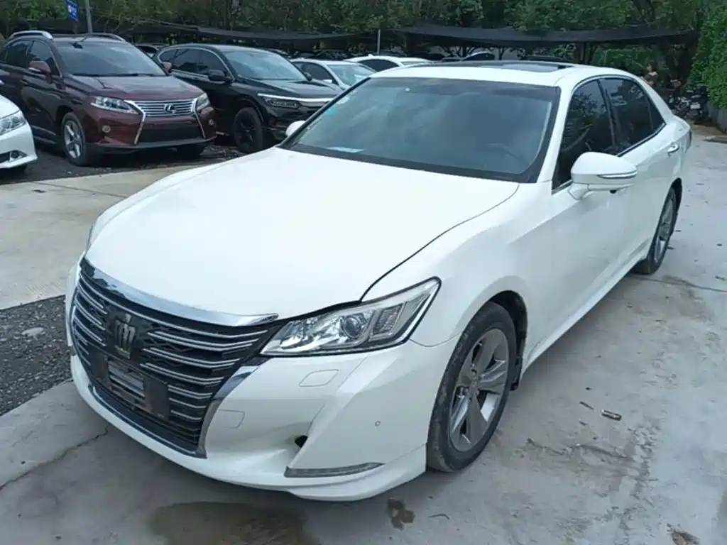 Toyota Crown — миниатюра 2