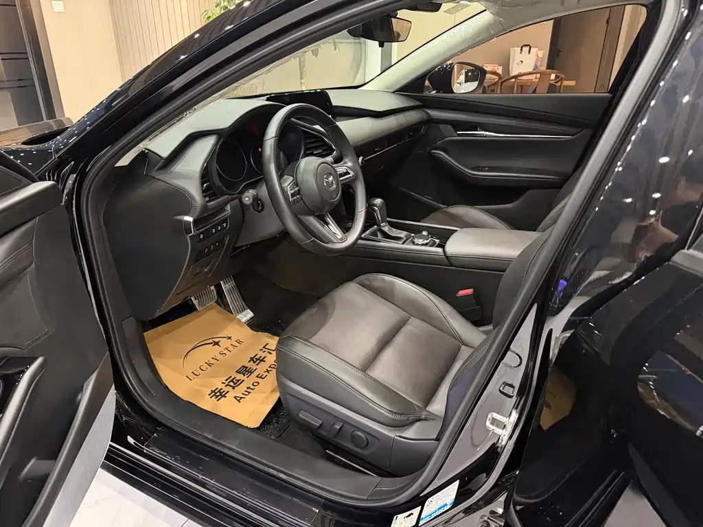 Mazda 3 Axela — миниатюра 8