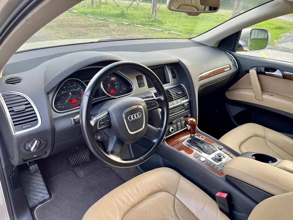 Audi Q7 — миниатюра 12