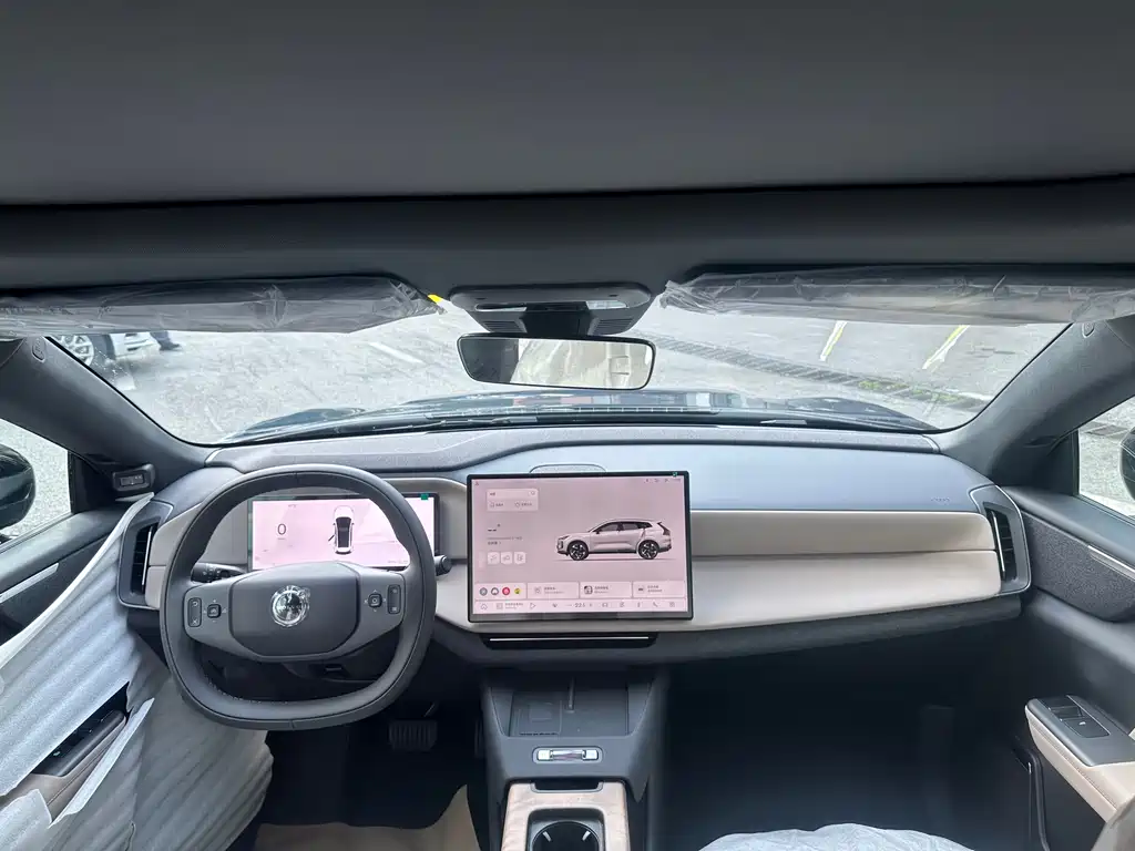 Volvo XC70 PHEV — миниатюра 10