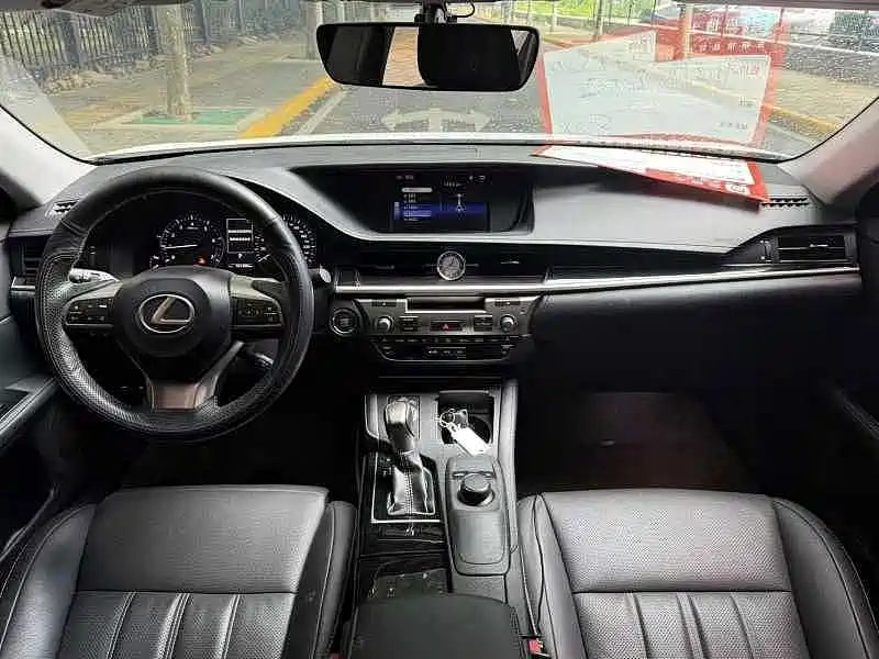 Lexus ES — миниатюра 6