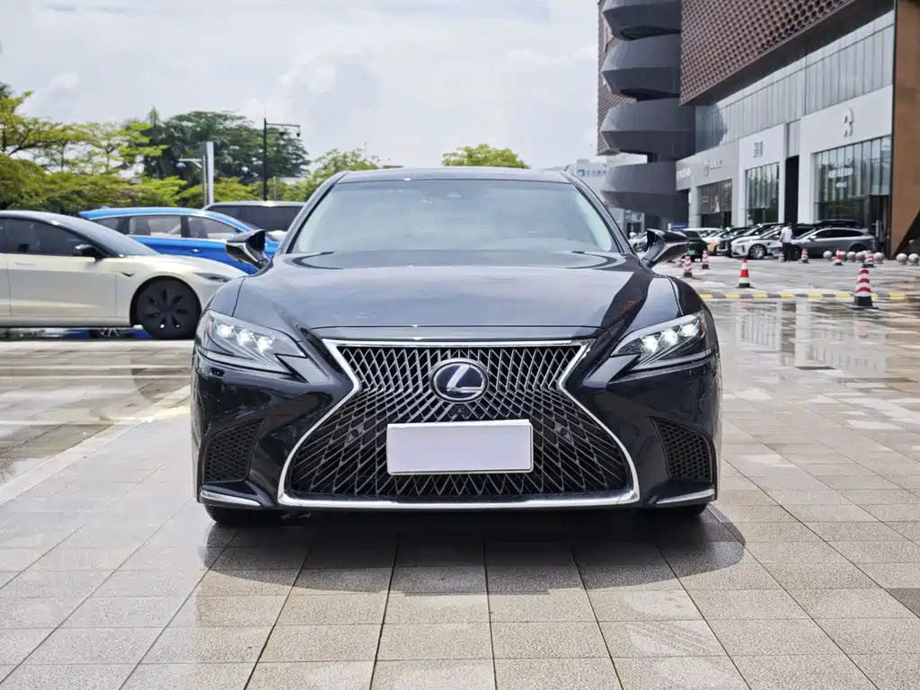 Lexus LS — миниатюра 2