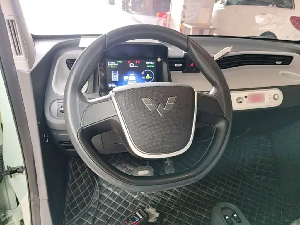 Wuling MINIEV — миниатюра 11