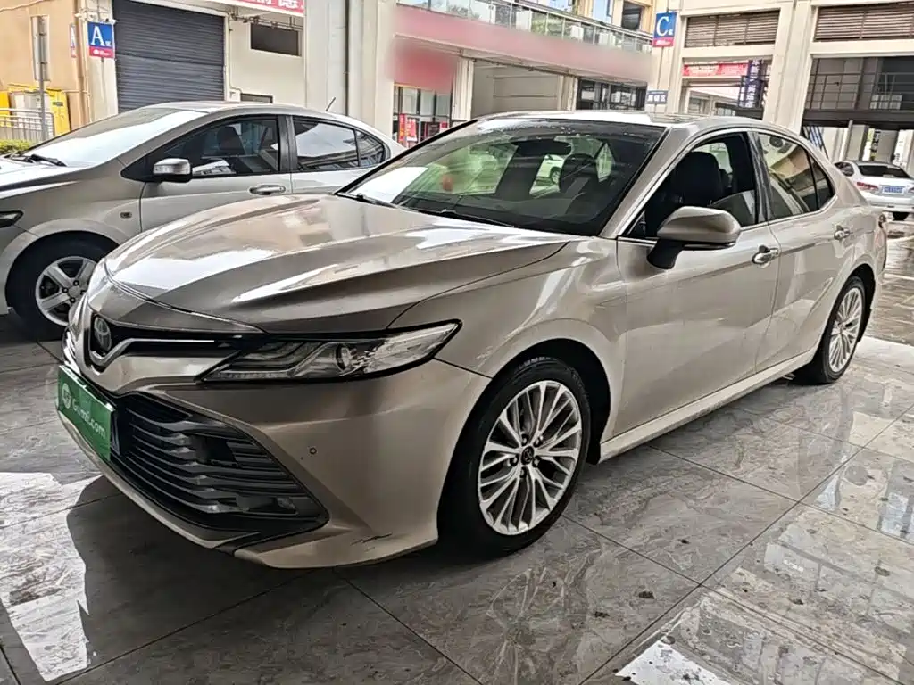 Toyota Camry — миниатюра 2