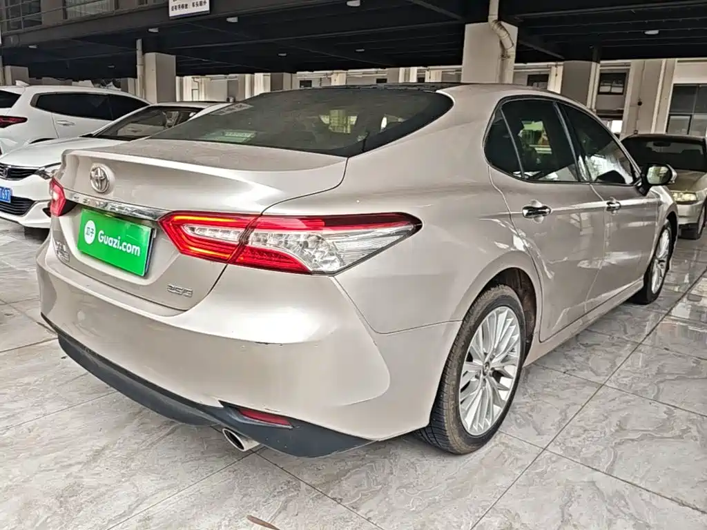 Toyota Camry — миниатюра 7