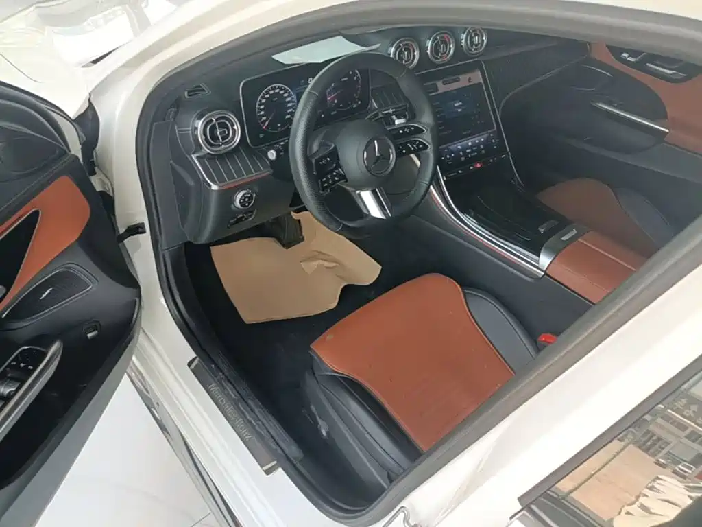 Mercedes-Benz C-Class — миниатюра 16