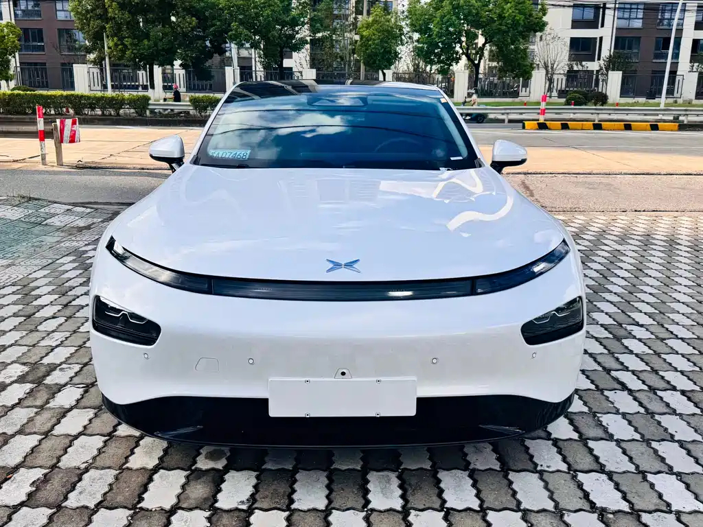 XPeng P7 — миниатюра 2