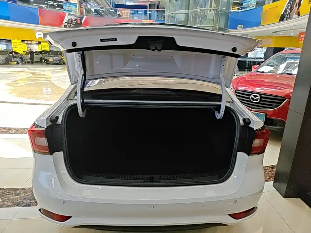 Roewe i5 — миниатюра 19