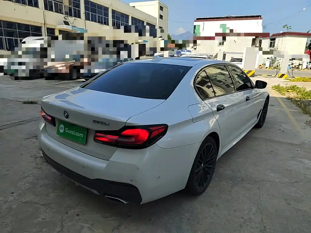 BMW 5 Series — миниатюра 7