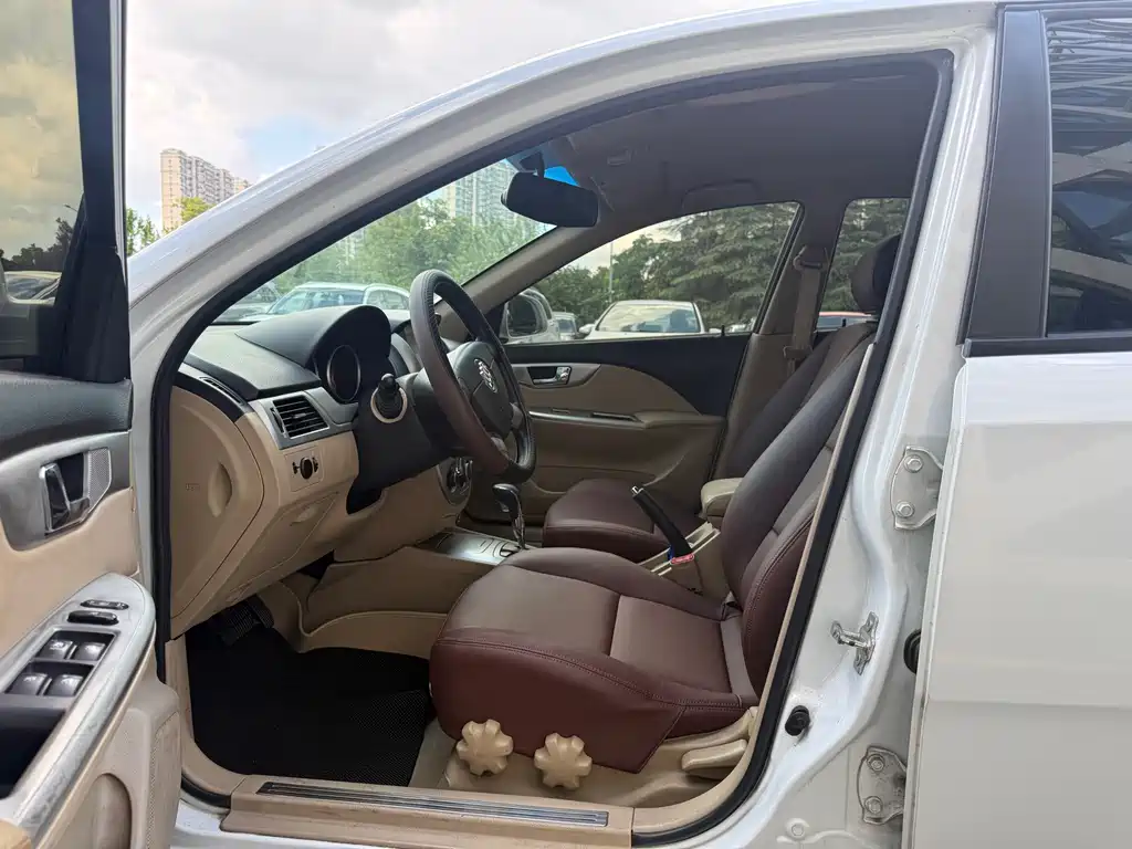 Buick Excelle — миниатюра 4
