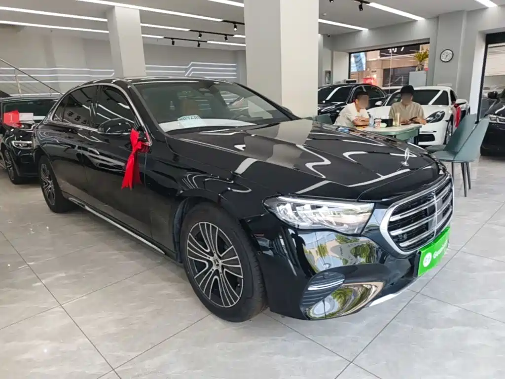Mercedes-Benz E-Class — миниатюра 4
