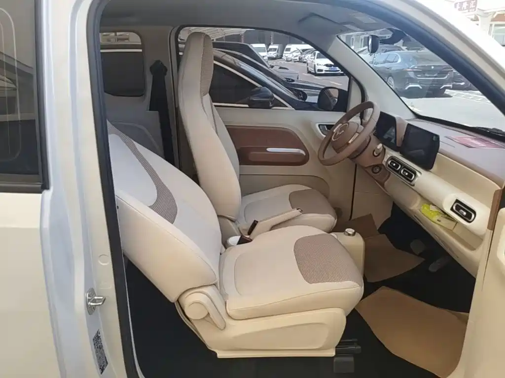 Wuling MINIEV — миниатюра 25