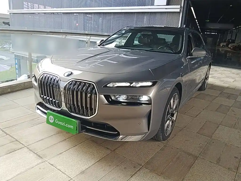 BMW i7 — миниатюра 2