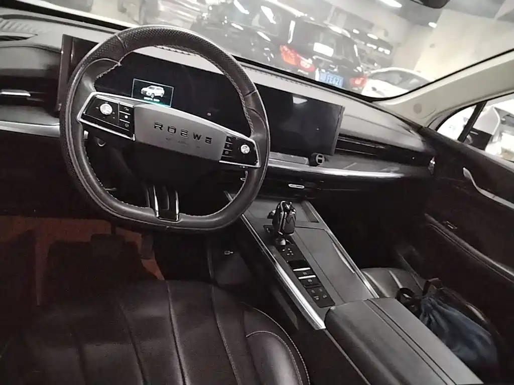 Roewe RX5 MAX — миниатюра 10