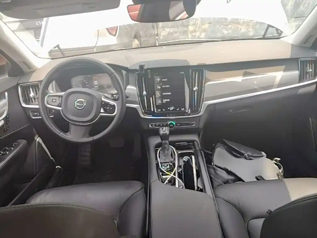Volvo S90 — миниатюра 10