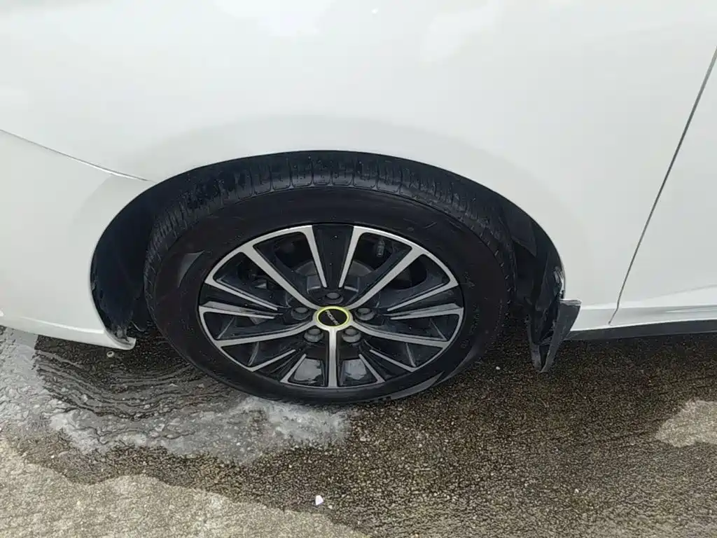 Roewe i5 — миниатюра 23