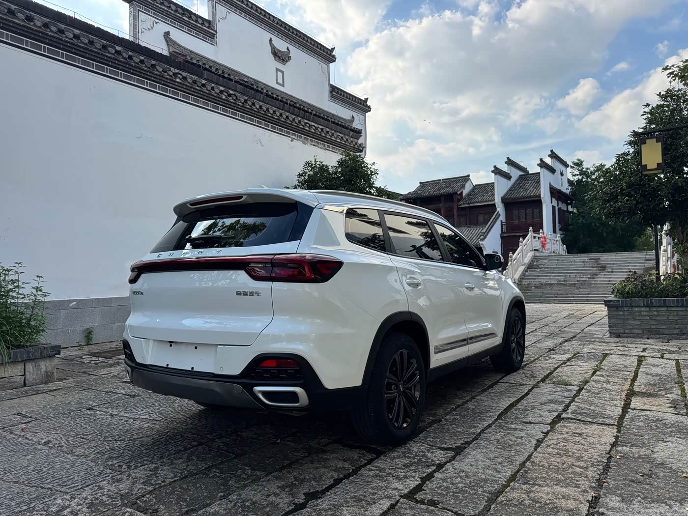 CHERY Tiggo 8 1.5 л 2025 г. Белый, пробег 48000 км