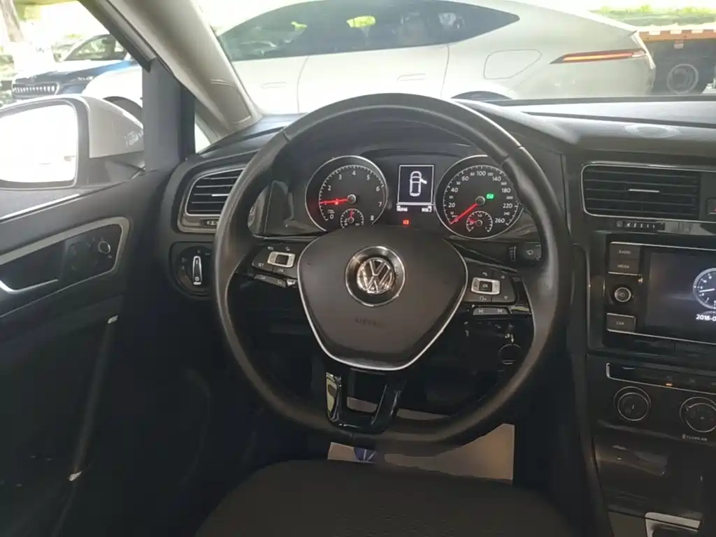 Volkswagen Golf — миниатюра 11