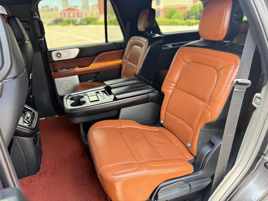 Lincoln Navigator — миниатюра 6