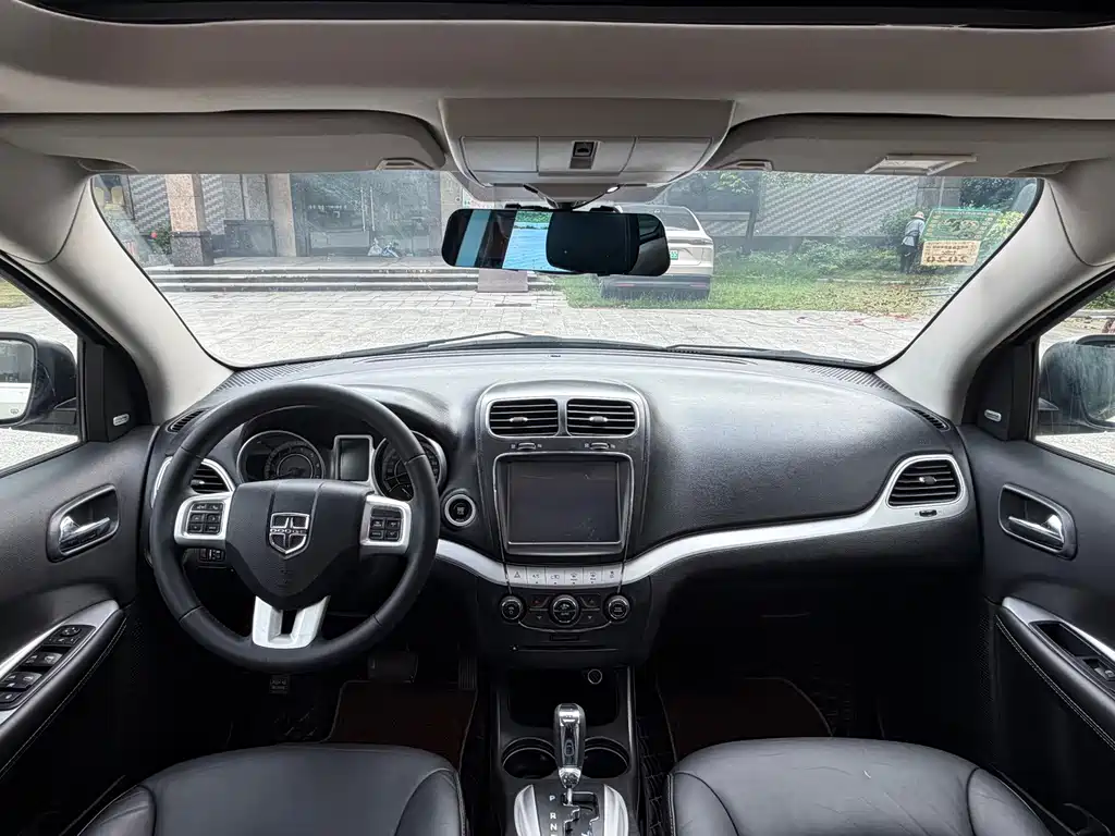 Dodge Journey — миниатюра 7