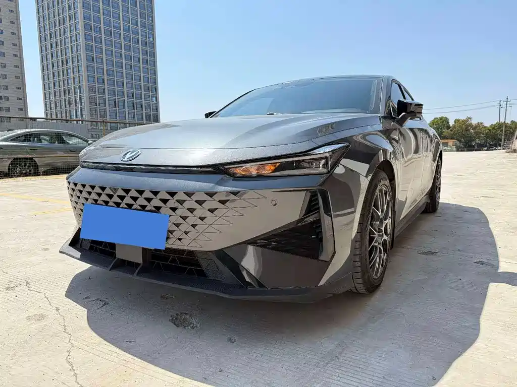 Changan UNI-V 2024