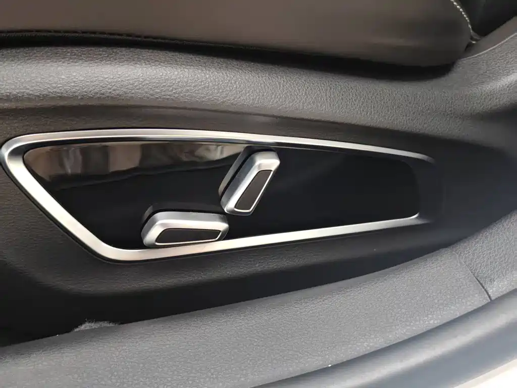 Geely Borui Hybrid — миниатюра 14
