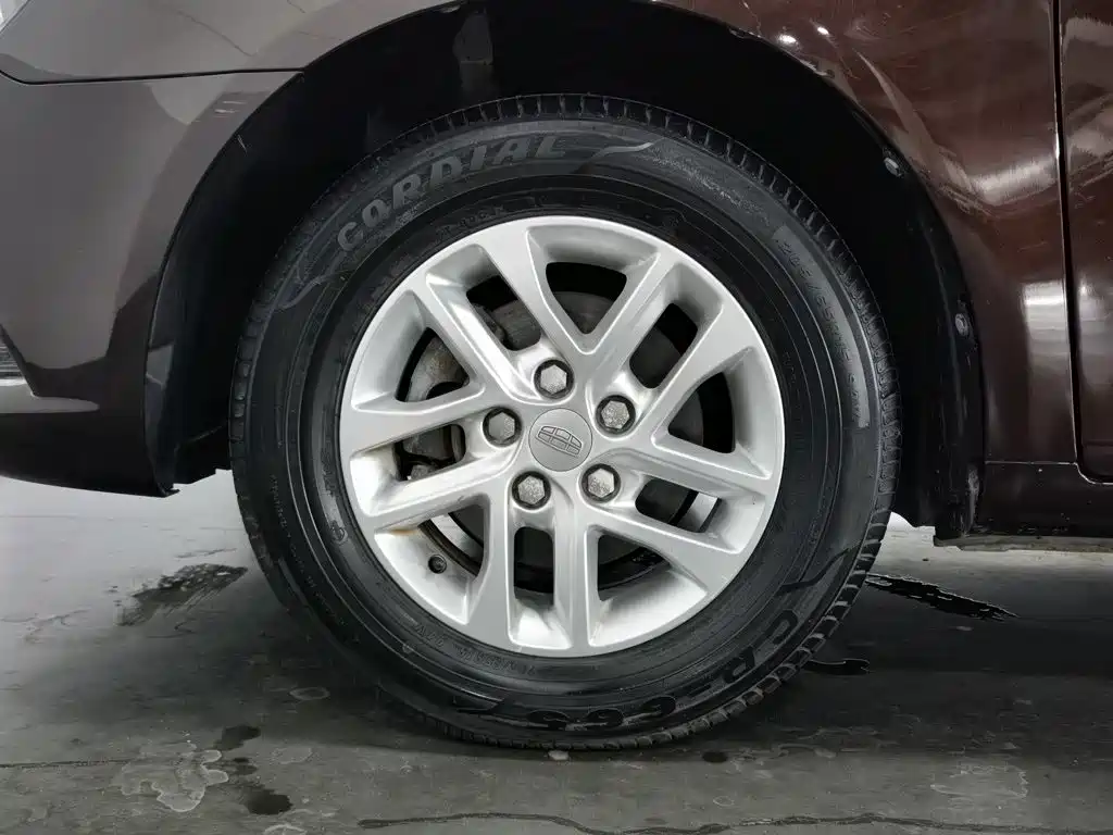 Geely Emgrand — миниатюра 17