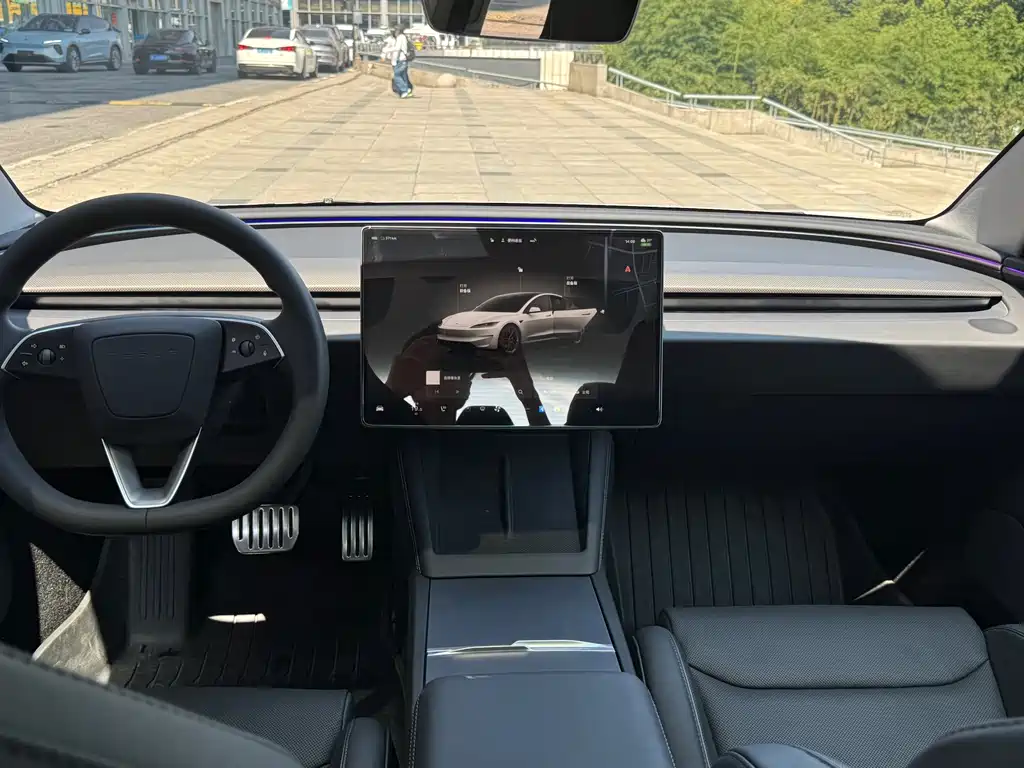 Tesla Model 3 — миниатюра 11