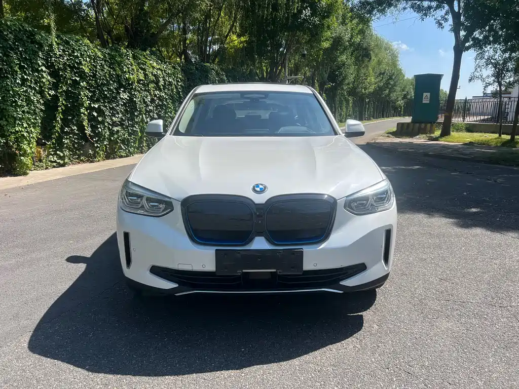 BMW iX3 — миниатюра 2