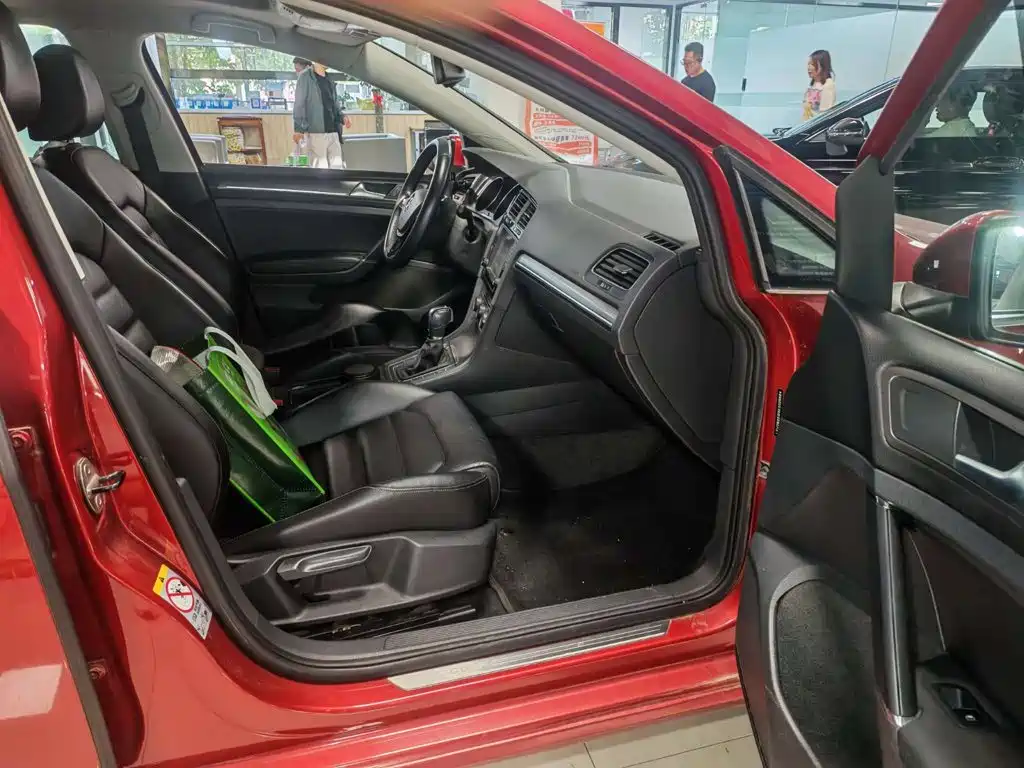 Volkswagen Golf — миниатюра 4