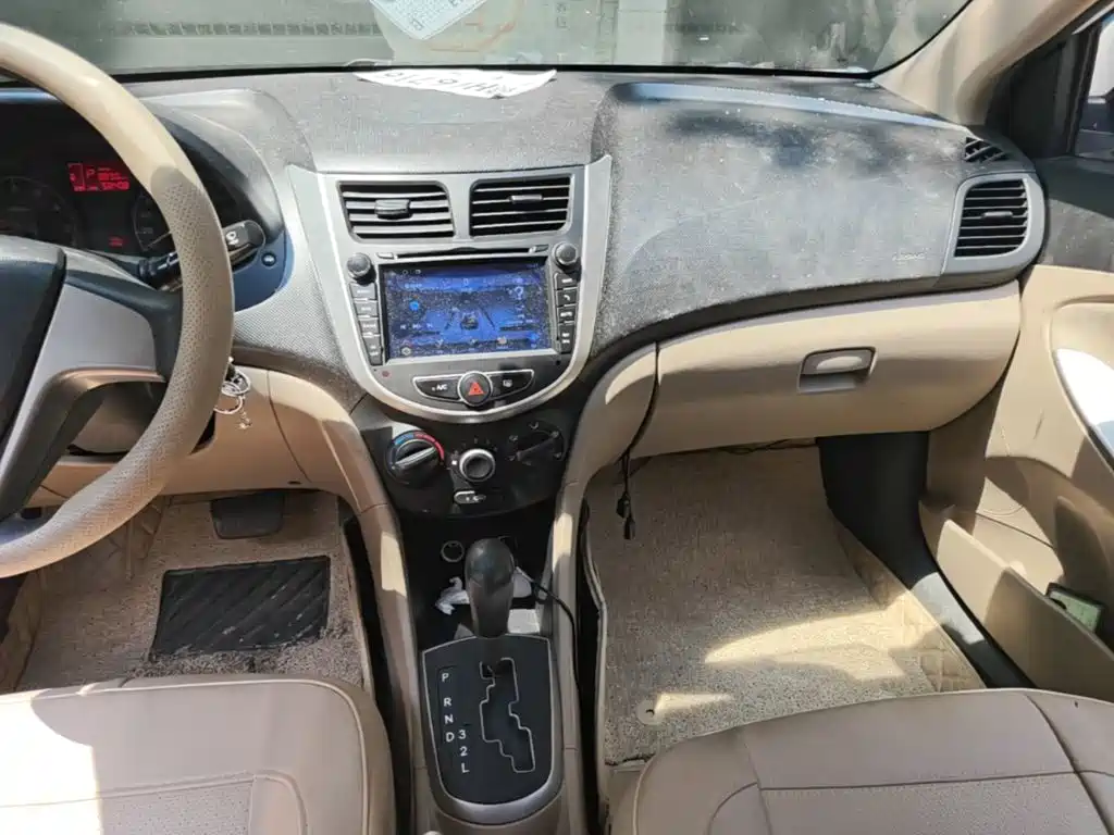 Hyundai Verna — миниатюра 13