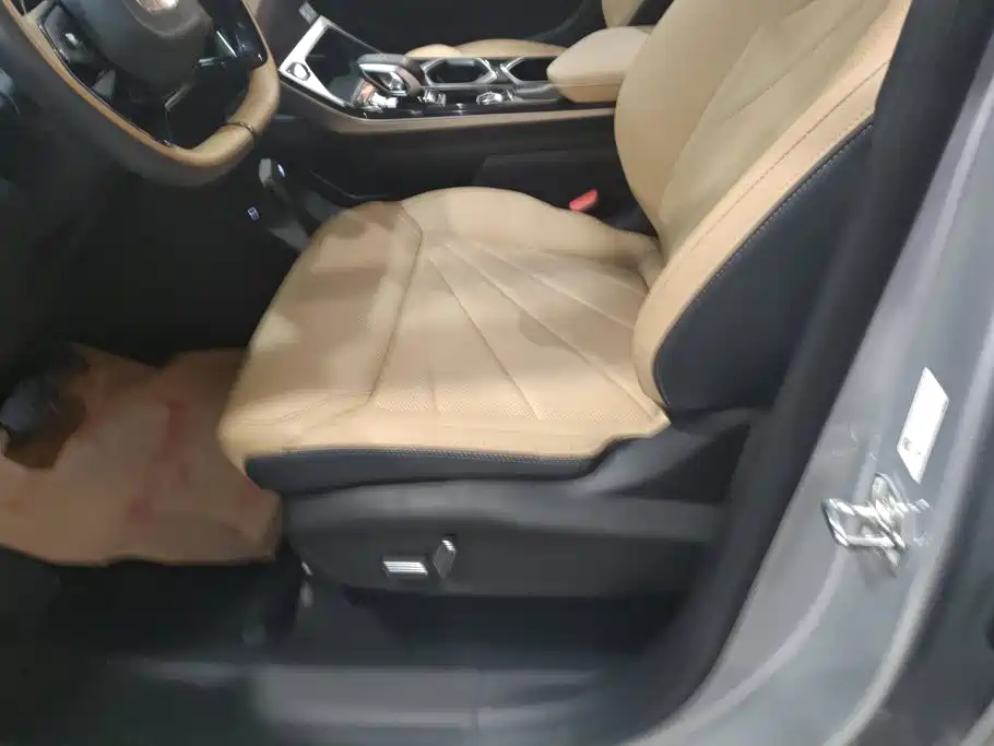 Geely Boyue L — миниатюра 9