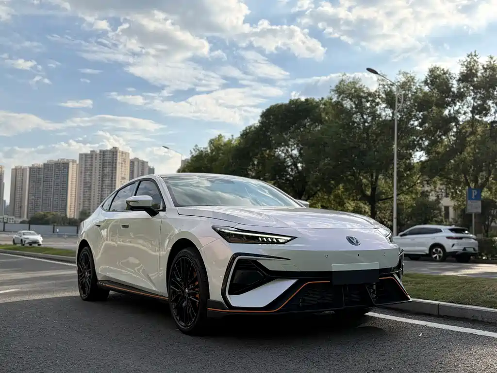 Changan UNI-V — миниатюра 3