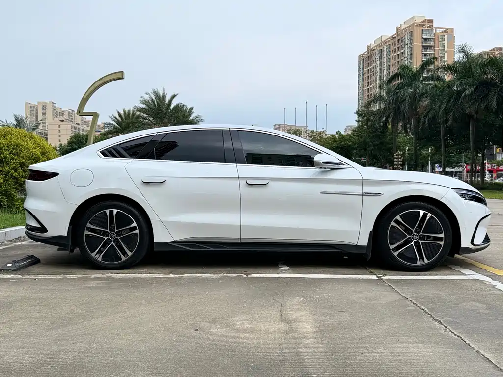 BYD Han — миниатюра 16