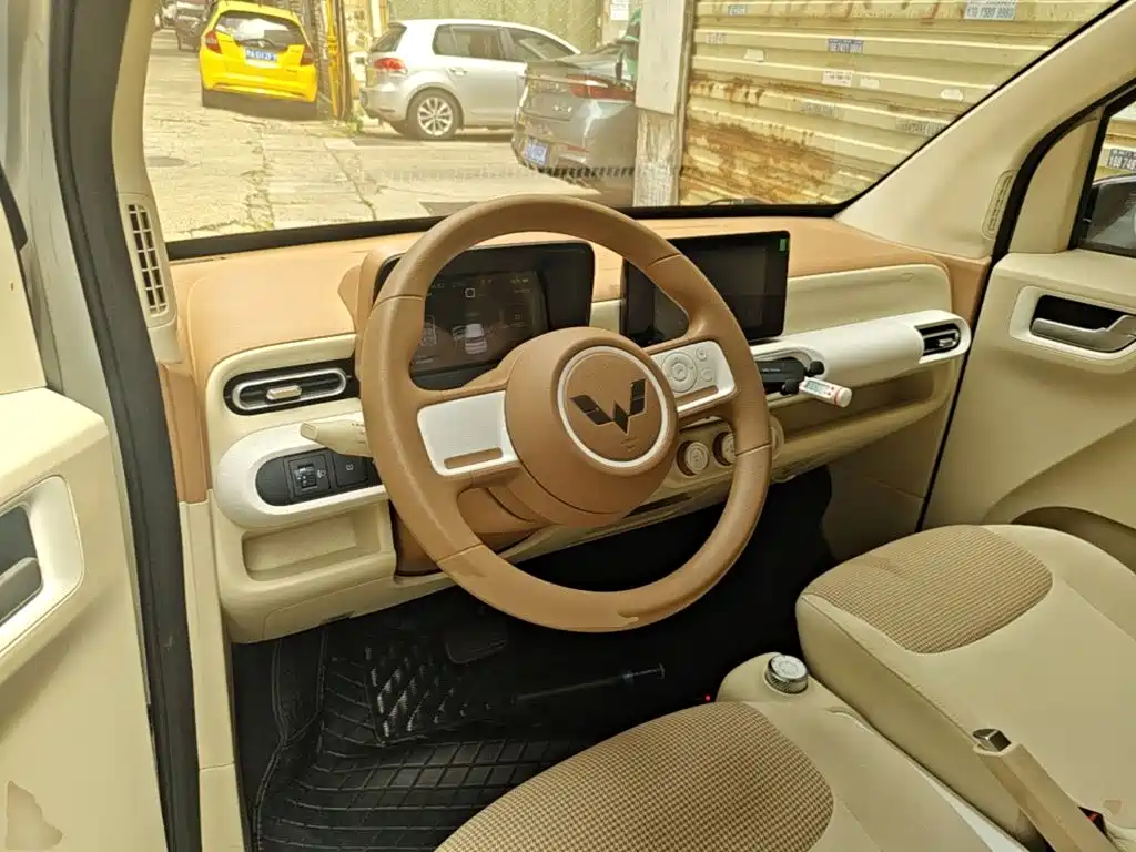 Wuling MINIEV — миниатюра 10