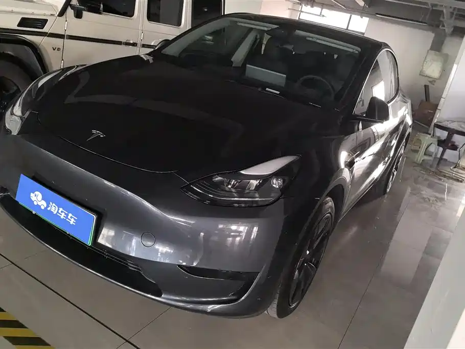Tesla Model Y 2024 RWD Drive Dynamic Edition
