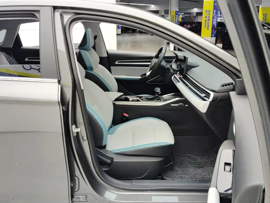 Geely Emgrand — миниатюра 8