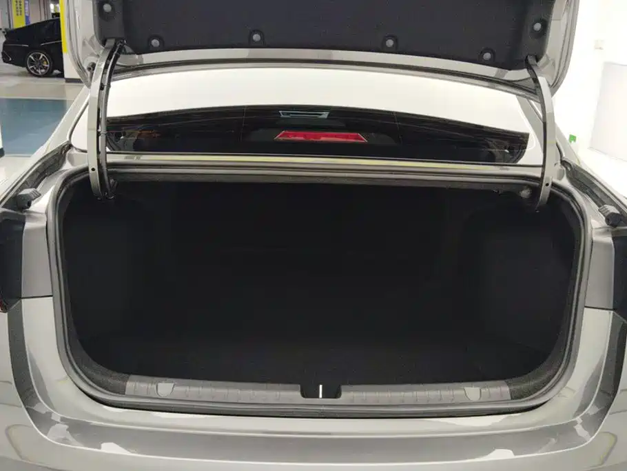 Geely Emgrand — миниатюра 4