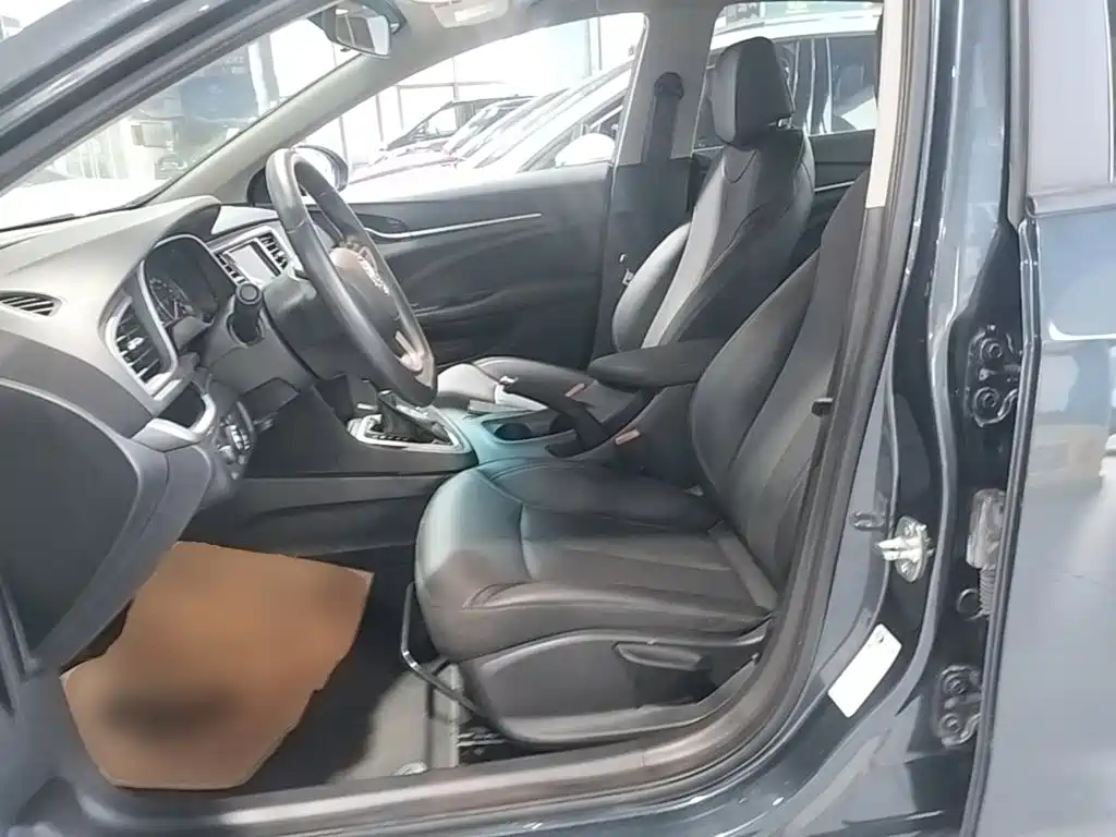 Buick Excelle — миниатюра 15